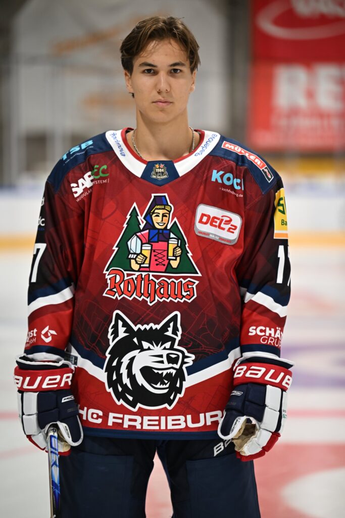 Artjom Khaidarov im Trikot des EHC Freiburg, Saison 2026/27