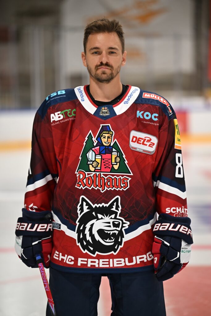 Christian Billich im Trikot des EHC Freiburg, Saison 2026/27
