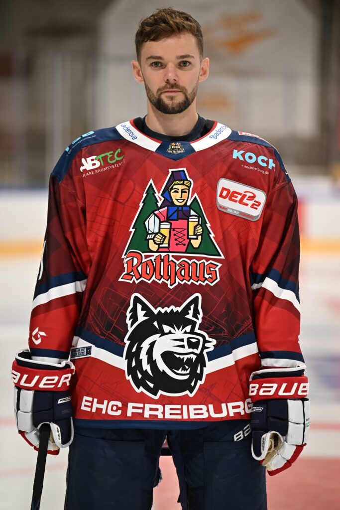 Christoph Kiefersauer im Trikot des EHC Freiburg, Saison 2026/27