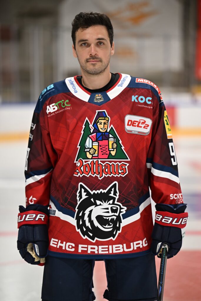 Cole Gallant im Trikot des EHC Freiburg, Saison 2026/27