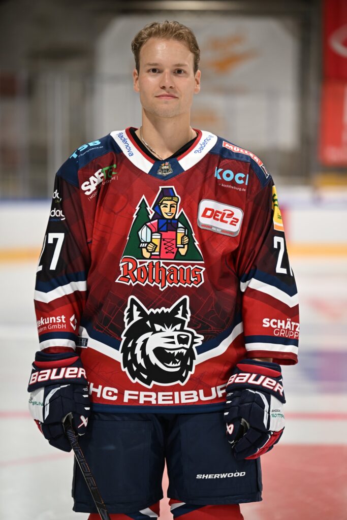 Dylan Plouffe im Trikot des EHC Freiburg, Saison 2026/27