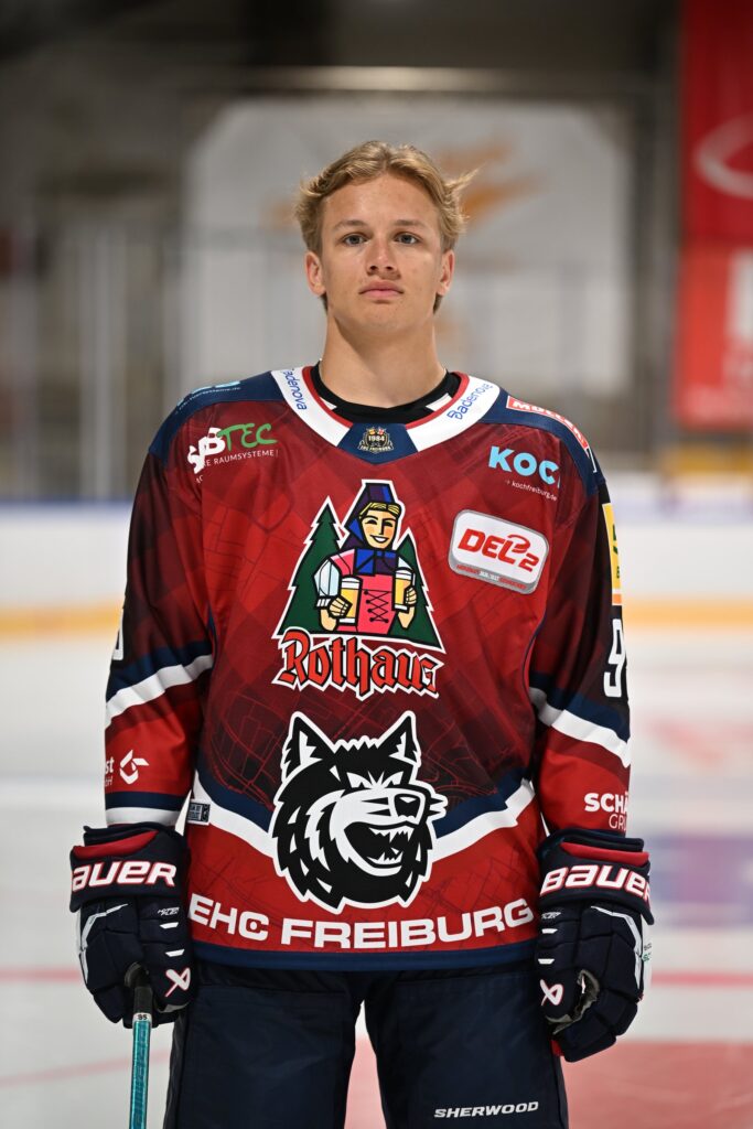 Kilian Kühnhauser im Trikot des EHC Freiburg, Saison 2026/27