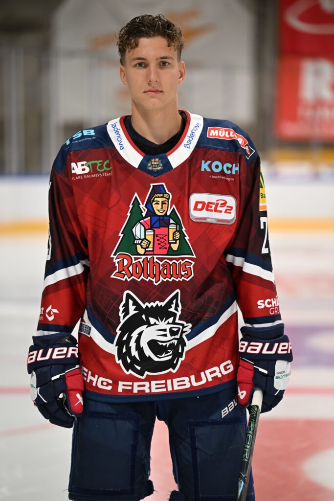 Paul Bechtold im Trikot des EHC Freiburg, Saison 2026/27