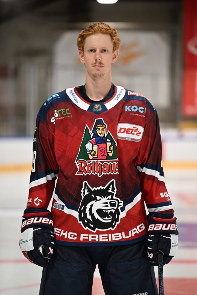Tim Sezemsky im Trikot des EHC Freiburg, Saison 2026/27